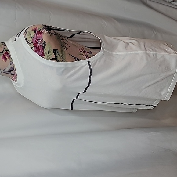 NWOT LULULEMON Tank Performance - Picture 2 of 5